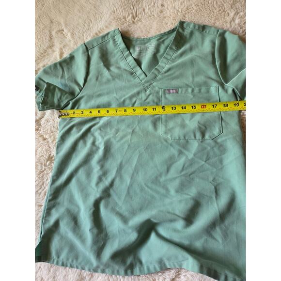 FIGS Technical Collection Pastel Green Womens M Single Scrub Top Only V Neck - Picture 6 of 6